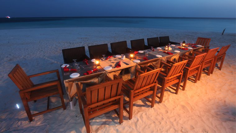 dining on beach