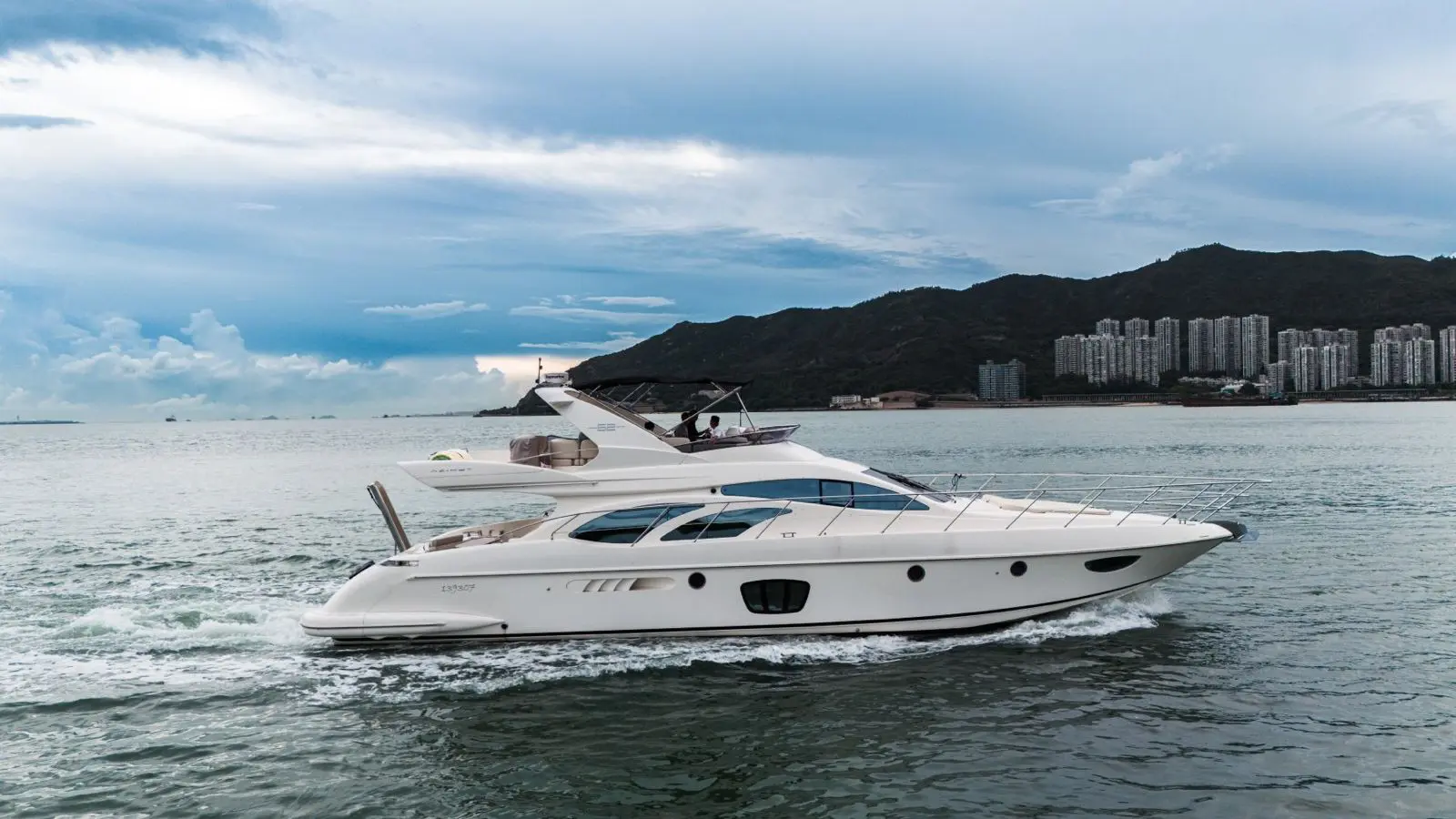 Simpson Marine - Azimut 62