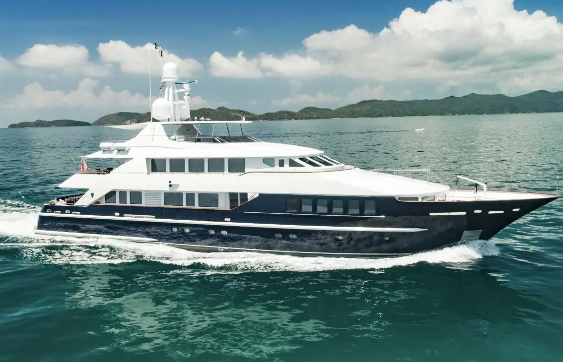 Simpson Marine - HEESEN – LADY AZUL